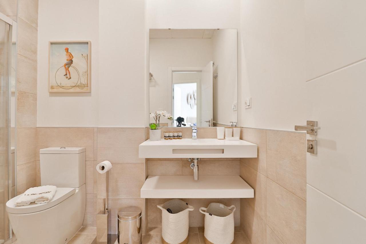 C74 - Marvelous 3 Bedroom Apartment In Historical Málaga Kültér fotó