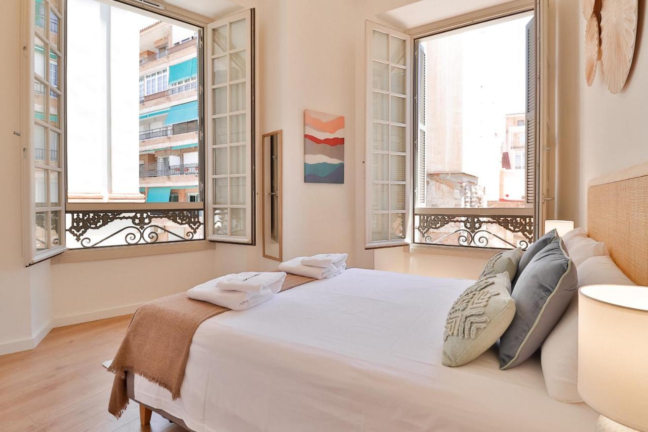 C74 - Marvelous 3 Bedroom Apartment In Historical Málaga Kültér fotó